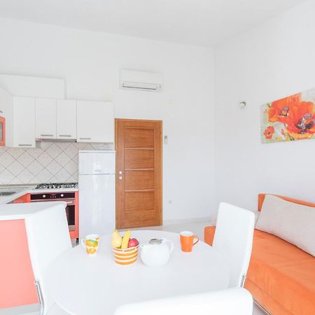Apartments Nikolina Хвар Екстер'єр фото
