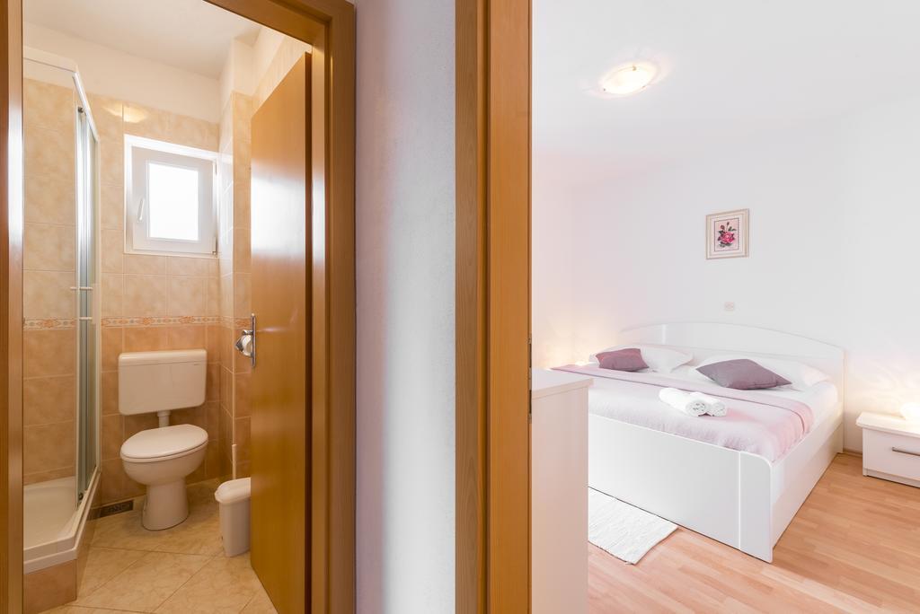 Apartments Nikolina Хвар Екстер'єр фото