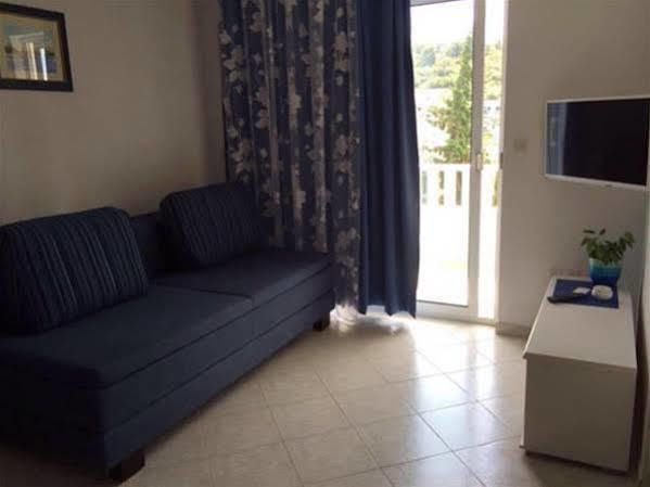 Apartments Nikolina Хвар Екстер'єр фото