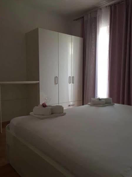 Apartments Nikolina Хвар Екстер'єр фото